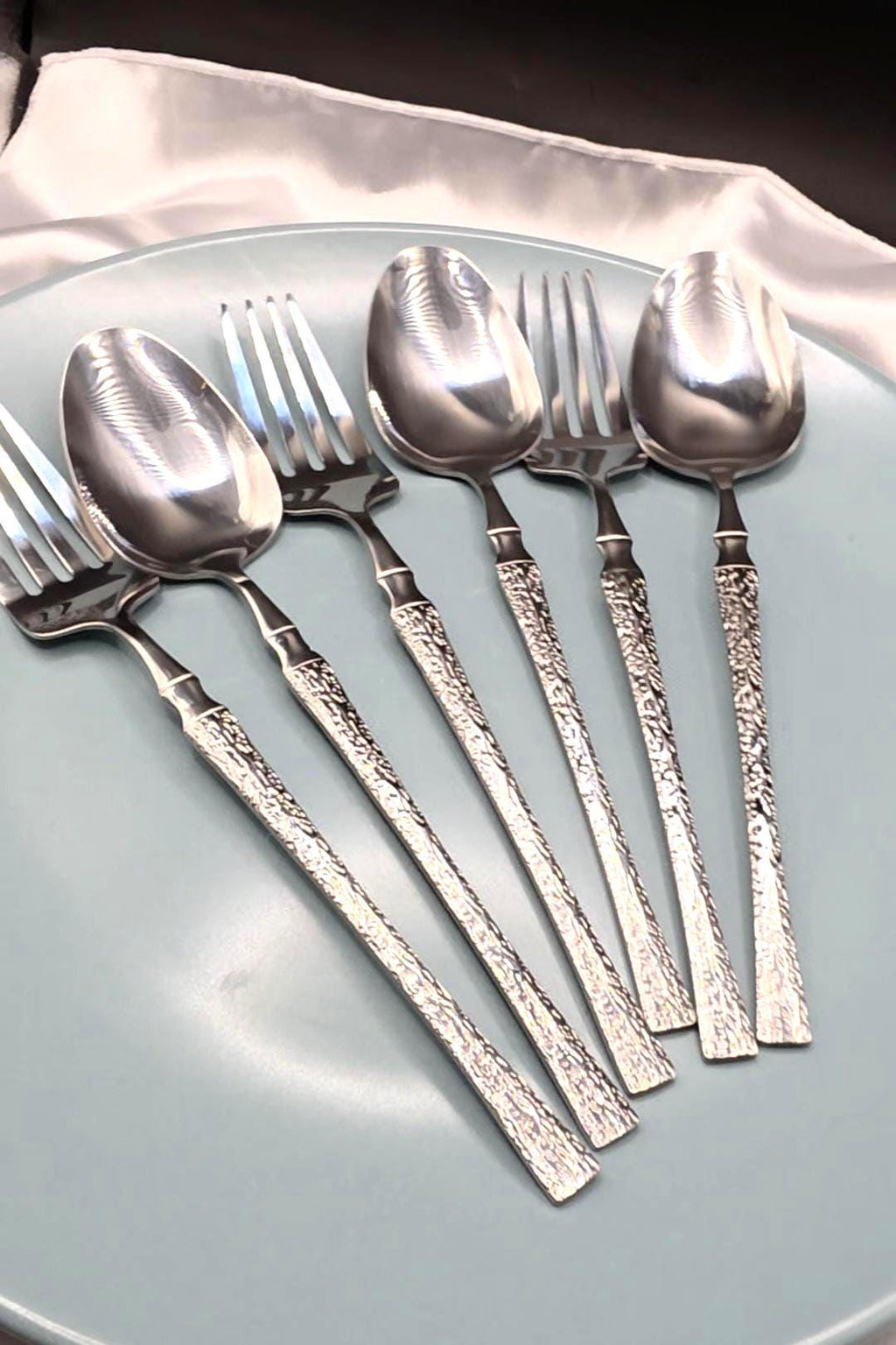24-Piece Silver  Stainless Steel Dinnerware Cutlert Luxury Set for Special Events Mothers Day Gift