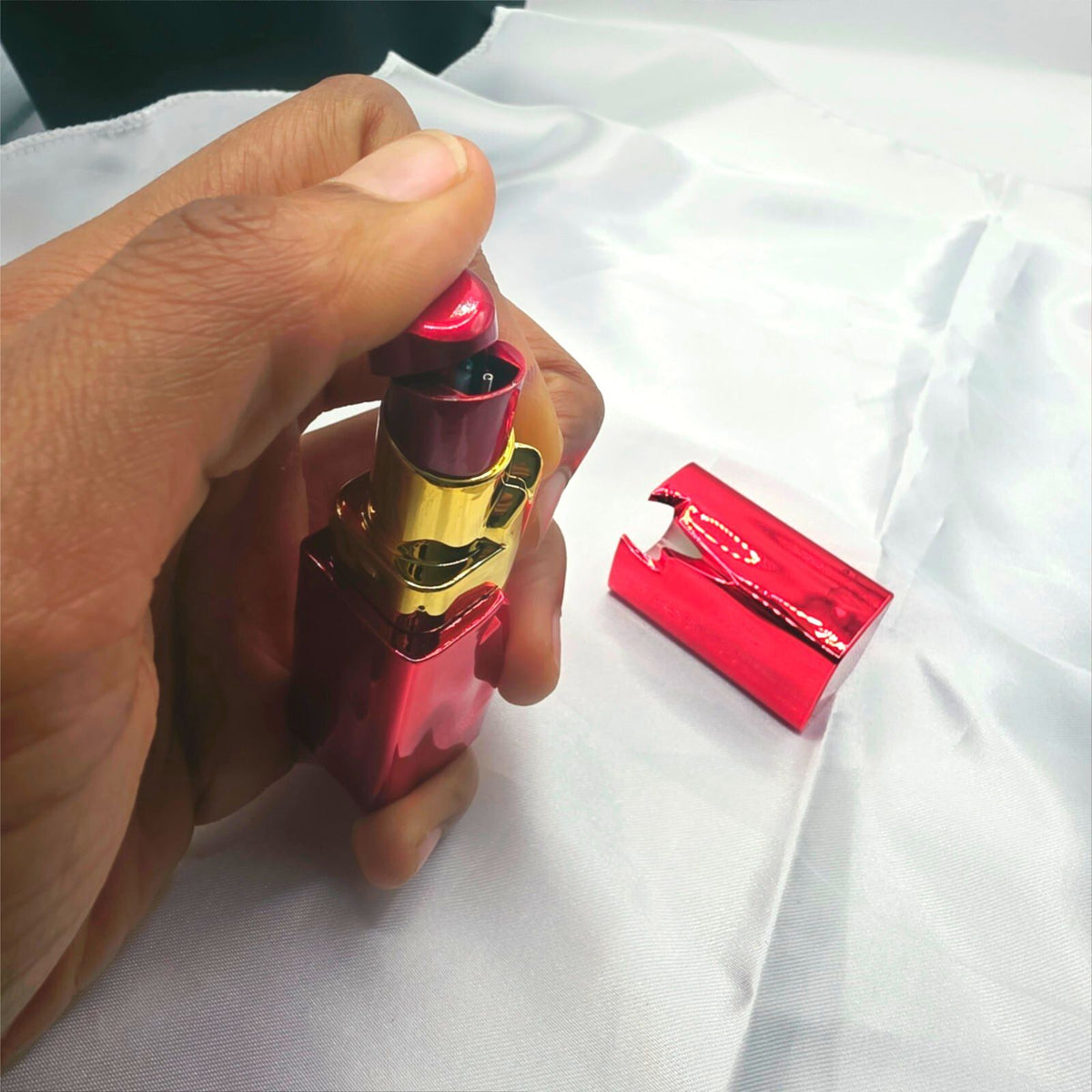 Red Metallic Star-Shaped Luxury Lipstick Case with Gold Accent